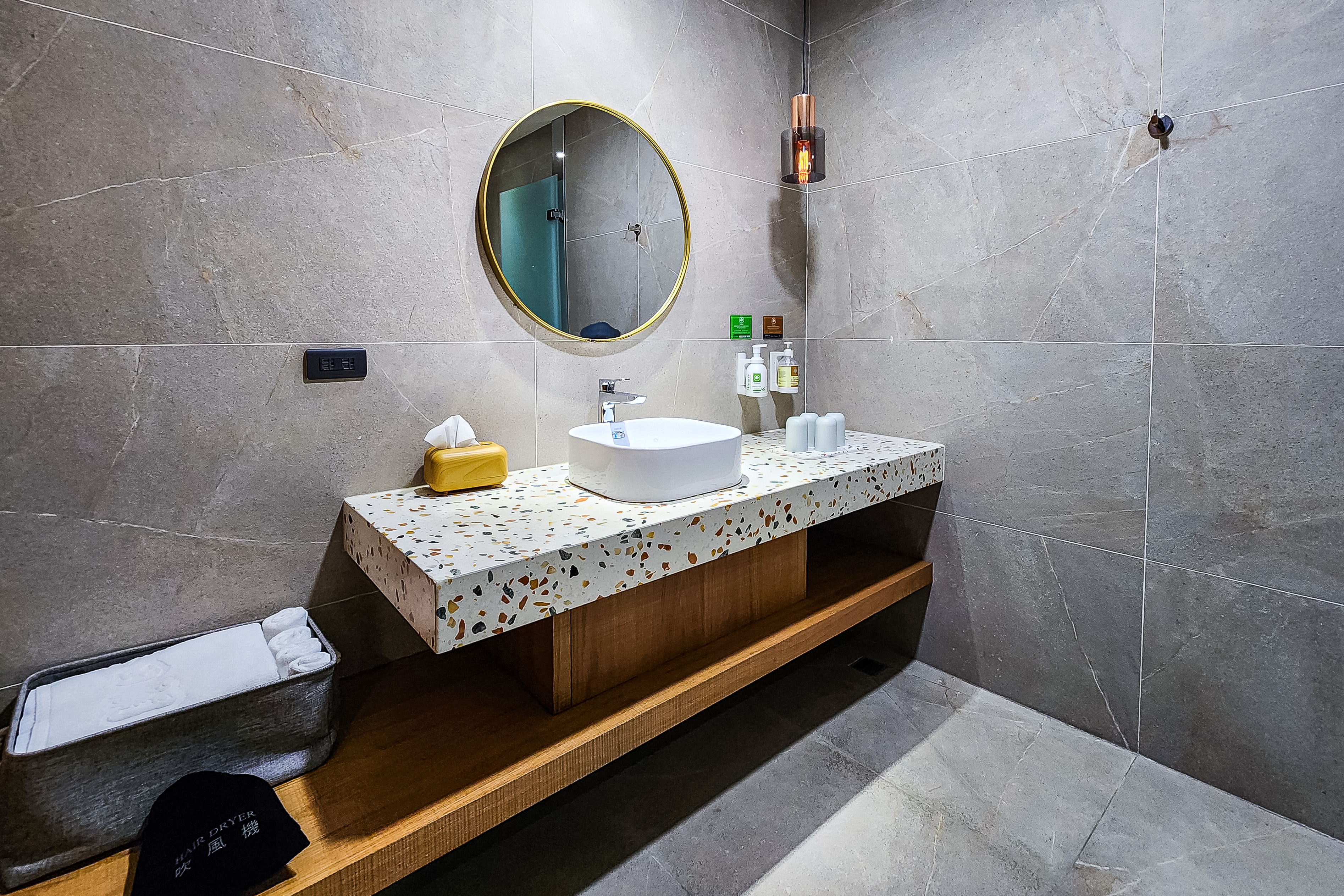 茶田關舍 貳館中的「茶秧山景四人房」客房 第6張照片